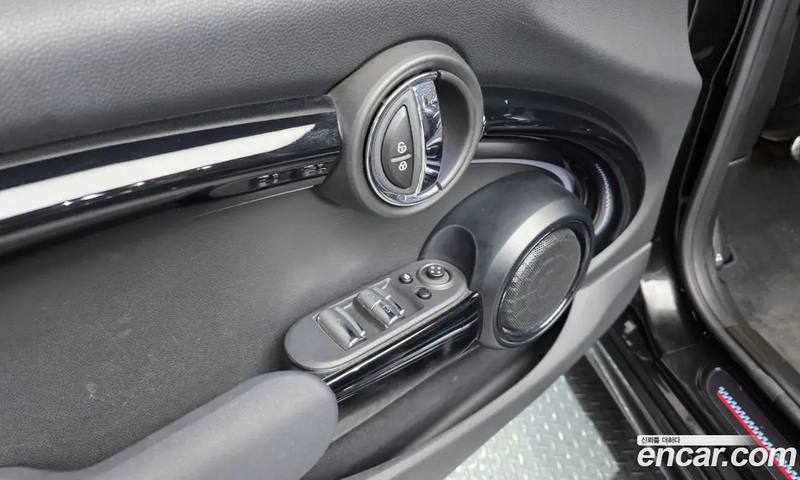 Mini Cooper Convertible 2022 2.0 автомат (гидро), фото 16