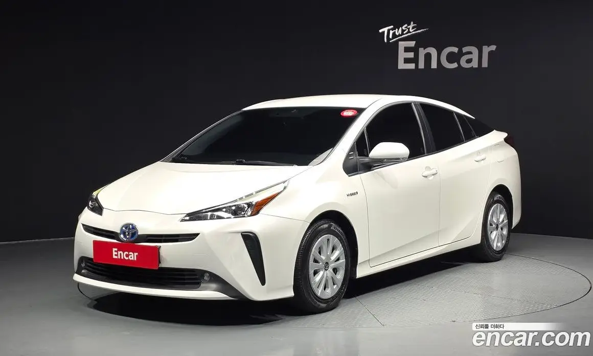 Toyota Prius 2019 1.8 автомат (гидро), фото 1 Toyota Prius 2019 1.8 автомат (гидро), фото 1