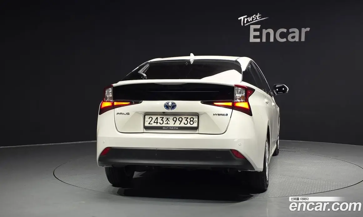 Toyota Prius 2019 1.8 автомат (гидро), фото 4 Toyota Prius 2019 1.8 автомат (гидро), фото 4