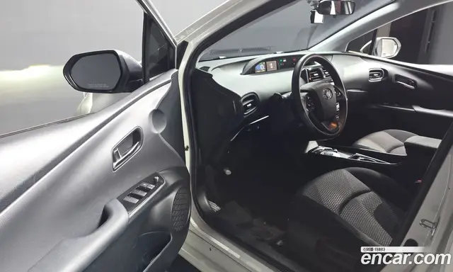 Toyota Prius 2019 1.8 автомат (гидро), миниатюра 10 Toyota Prius 2019 1.8 автомат (гидро), миниатюра 10