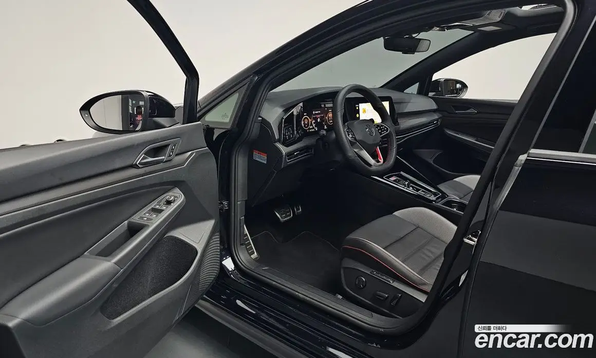 Volkswagen Golf 2023 2.0 автомат (гидро), фото 12