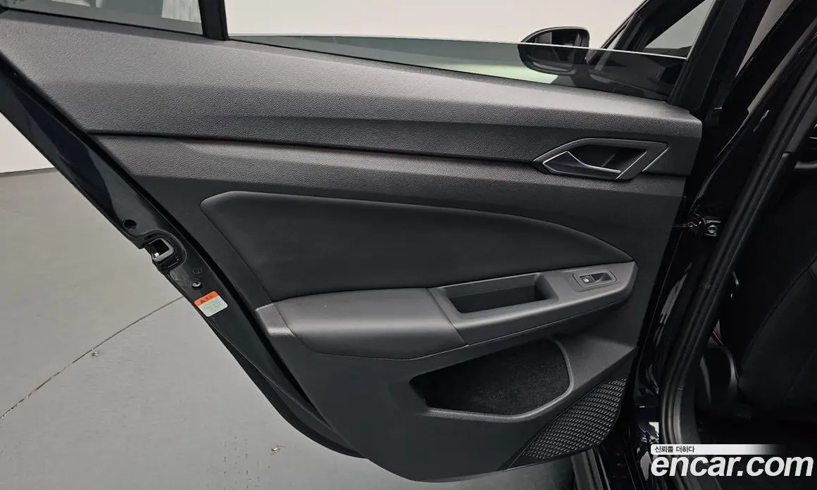 Volkswagen Golf 2023 2.0 автомат (гидро), фото 14