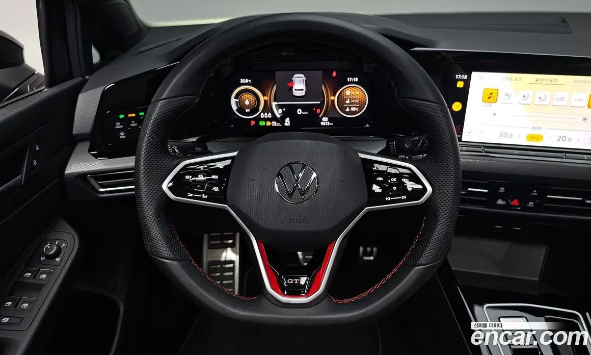 Volkswagen Golf 2023 2.0 автомат (гидро), фото 17