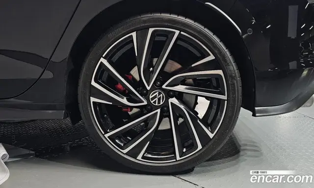 Volkswagen Golf 2023 2.0 автомат (гидро), миниатюра 6