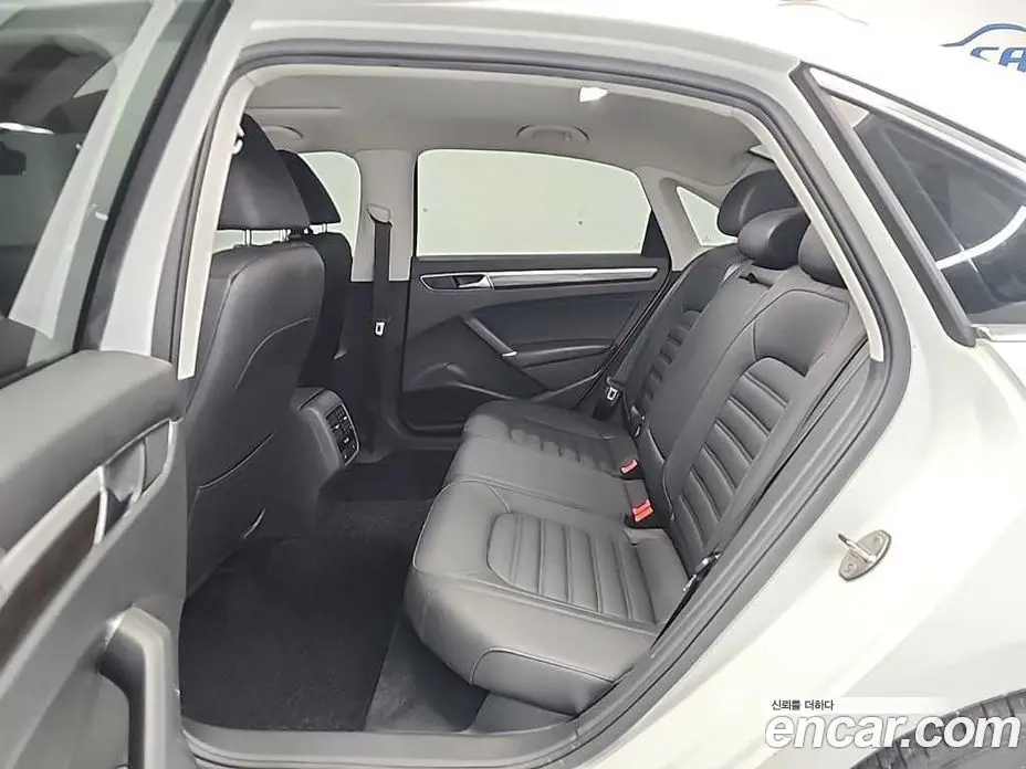 Volkswagen Passat 2018 2.0 автомат (гидро), фото 12