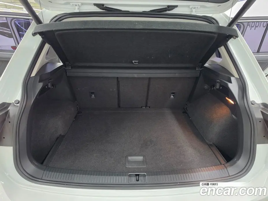 Volkswagen Tiguan 2018 2.0 автомат (гидро), фото 16