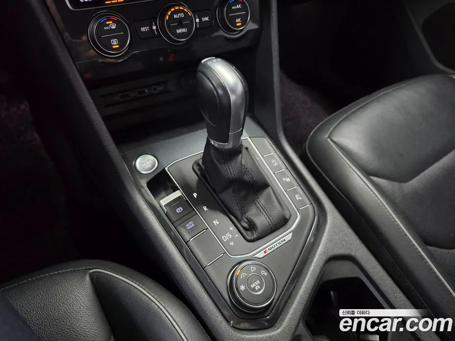 Volkswagen Tiguan 2018 2.0 автомат (гидро), фото 9