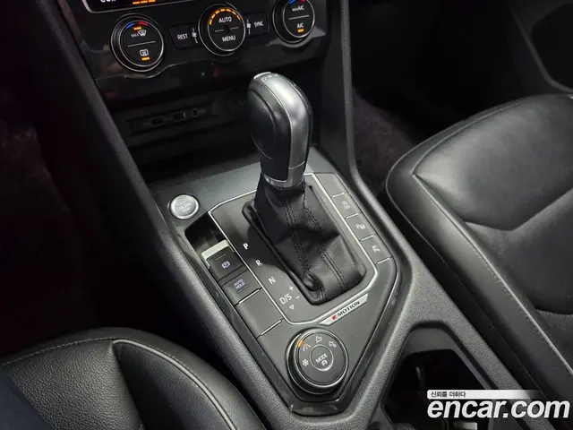 Volkswagen Tiguan 2018 2.0 автомат (гидро), миниатюра 9