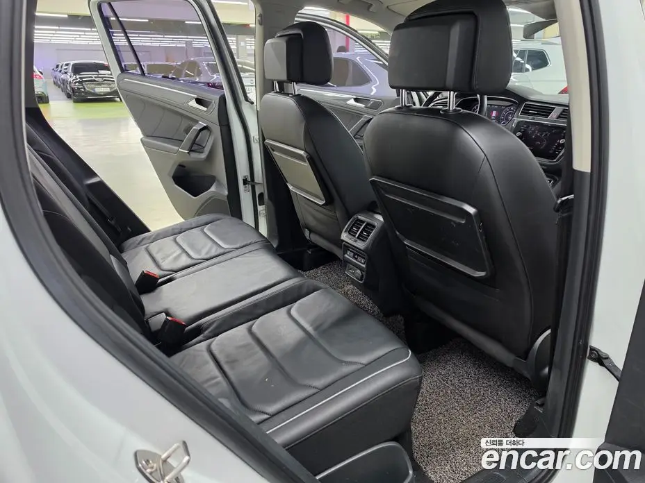 Volkswagen Tiguan 2018 2.0 автомат (гидро), фото 10