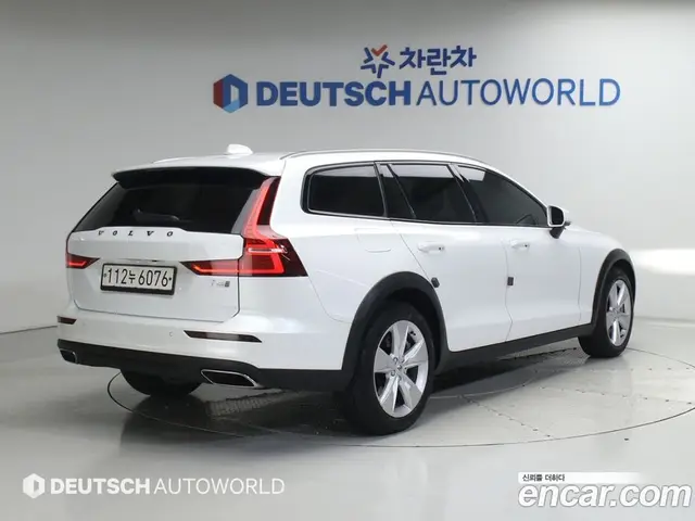 Volvo V60 2020 2.0 автомат (гидро), миниатюра 2