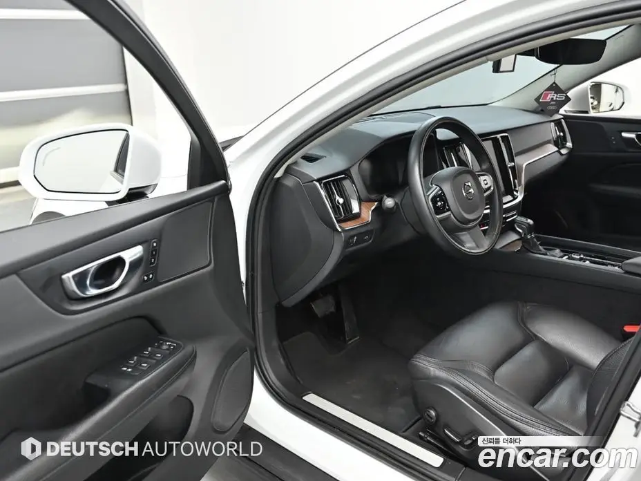 Volvo V60 2020 2.0 автомат (гидро), фото 11