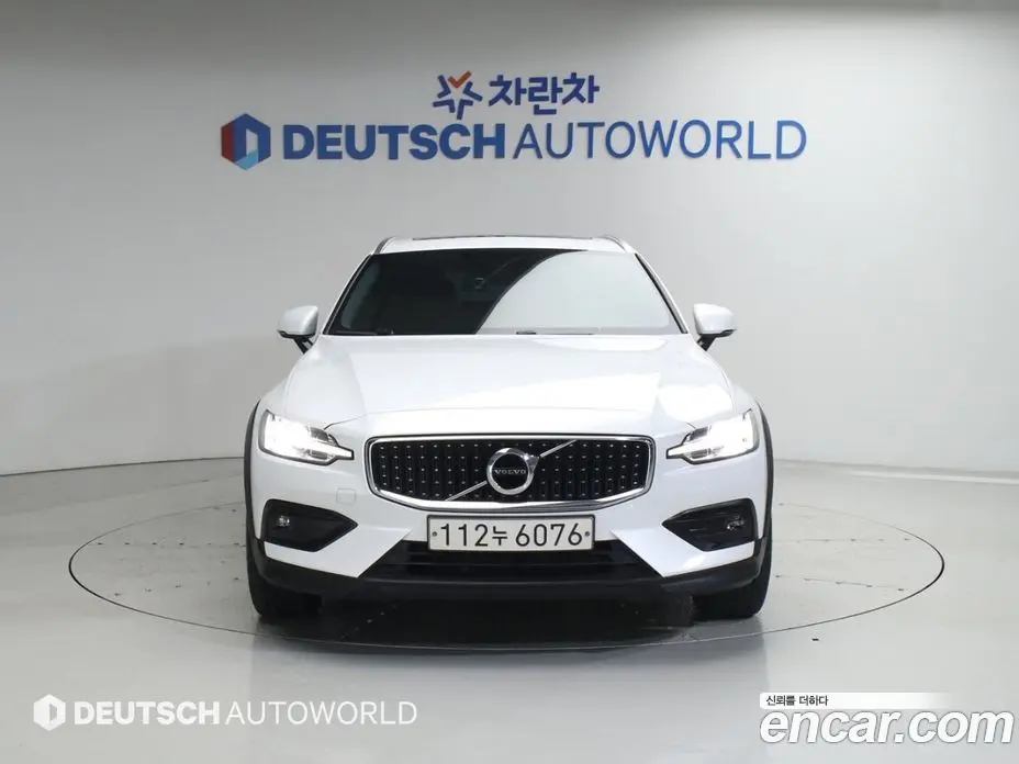Volvo V60 2020 2.0 автомат (гидро), фото 3