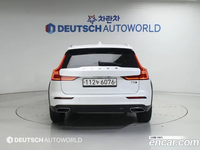 Volvo V60 2020 2.0 автомат (гидро), миниатюра 4