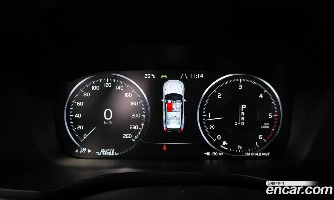 Volvo XC60 2018 2.0 автомат (гидро), фото 8