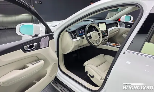 Volvo XC60 2025 2.0 автомат (гидро), миниатюра 12