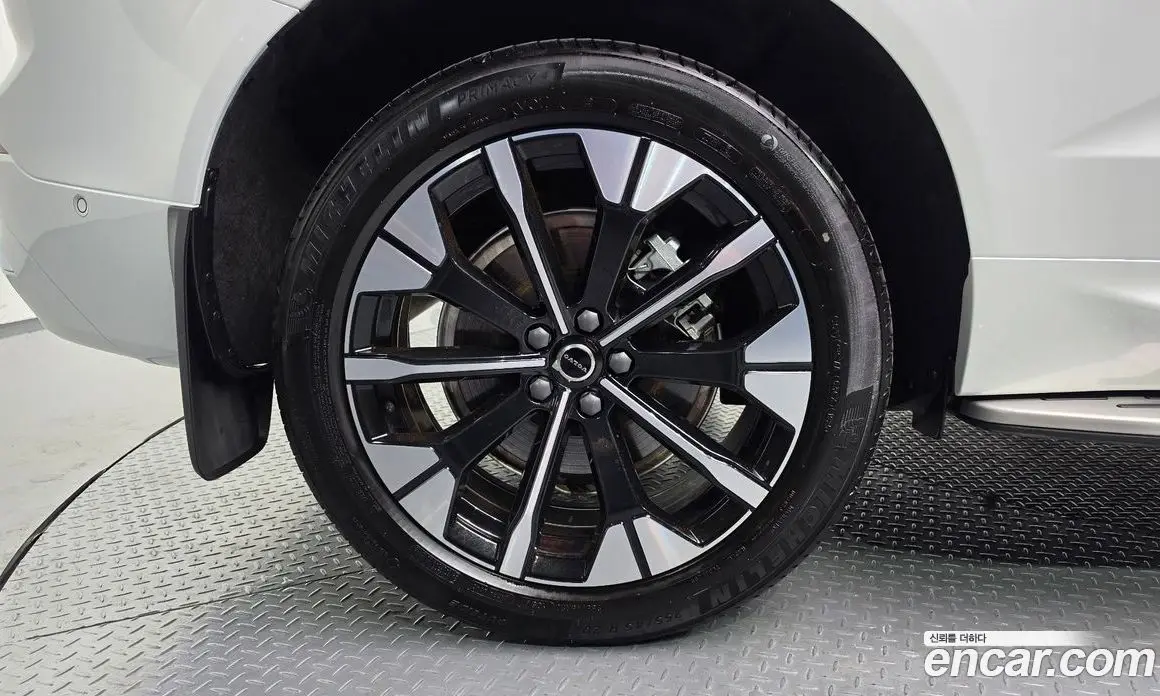 Volvo XC60 2025 2.0 автомат (гидро), фото 6