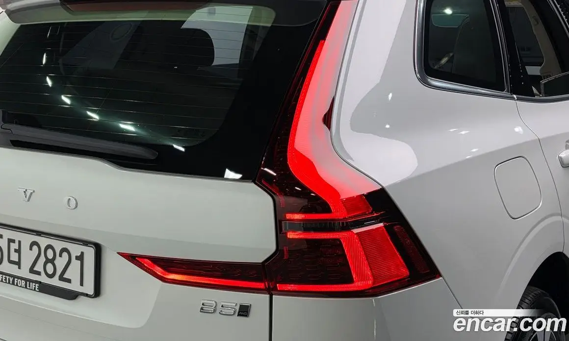 Volvo XC60 2025 2.0 автомат (гидро), фото 8