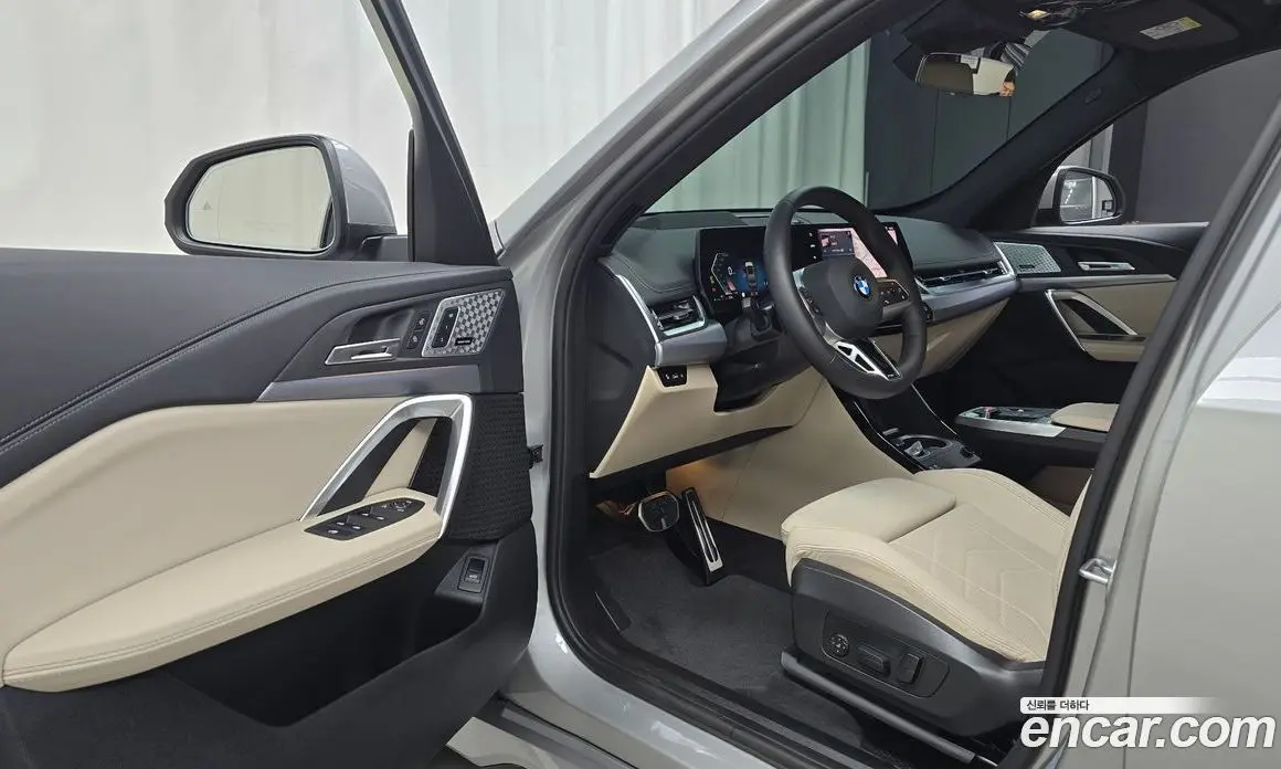 BMW X1 2025 2.0 автомат (гидро), фото 13