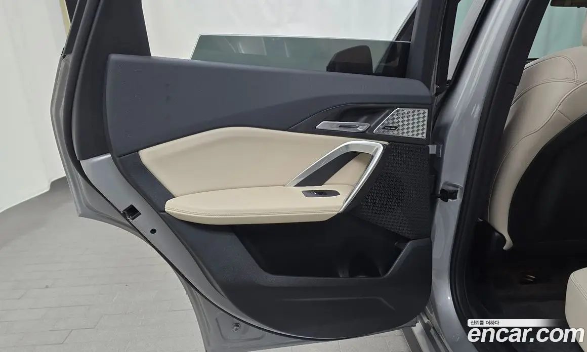 BMW X1 2025 2.0 автомат (гидро), фото 15