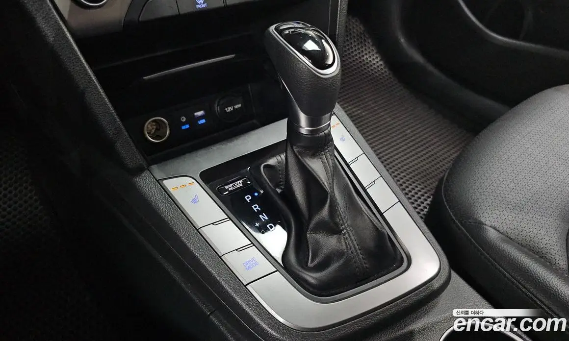 Hyundai Avante 2017 1.6 автомат (гидро), фото 11