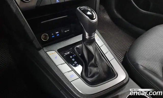 Hyundai Avante 2017 1.6 автомат (гидро), миниатюра 11
