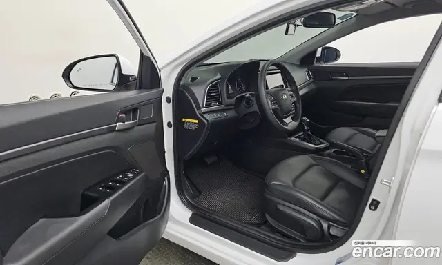 Hyundai Avante 2017 1.6 автомат (гидро), миниатюра 12