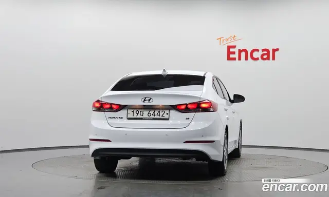 Hyundai Avante 2017 1.6 автомат (гидро), миниатюра 3