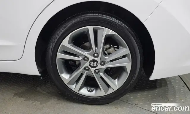 Hyundai Avante 2017 1.6 автомат (гидро), миниатюра 6