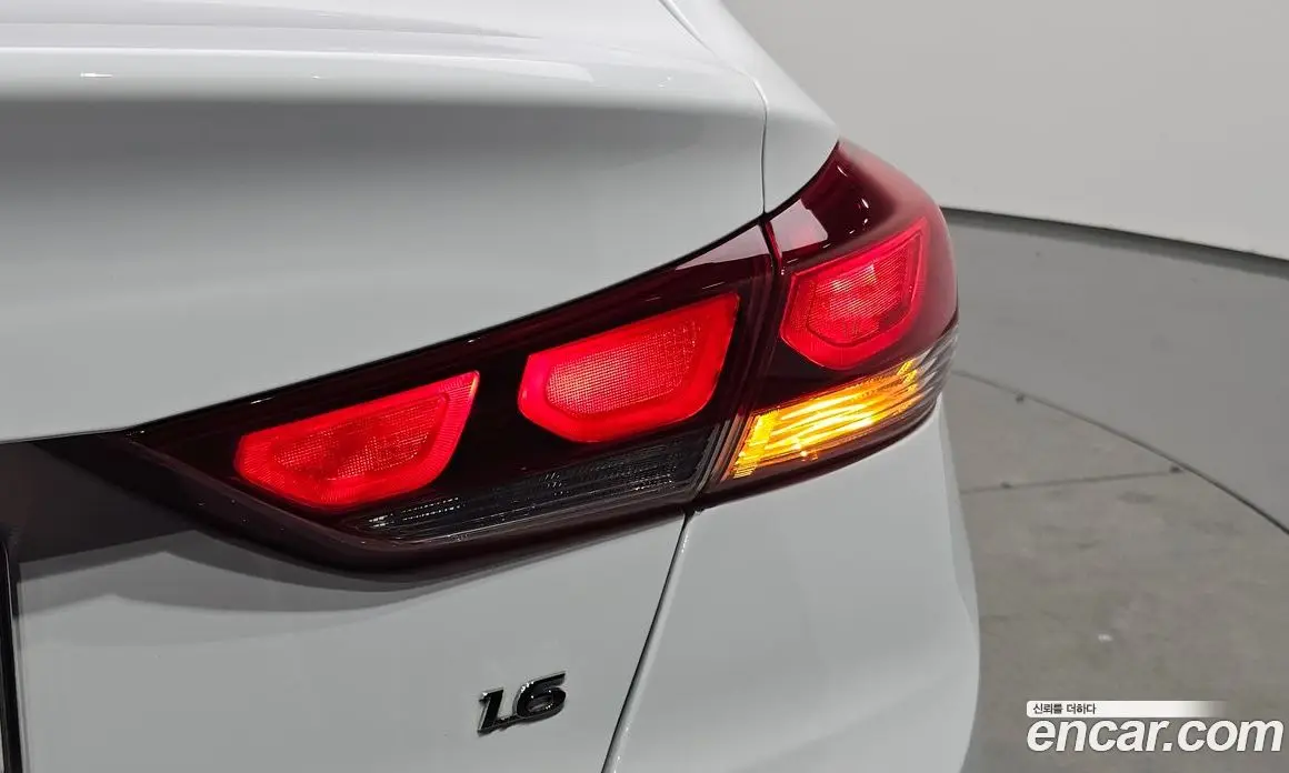 Hyundai Avante 2017 1.6 автомат (гидро), фото 8