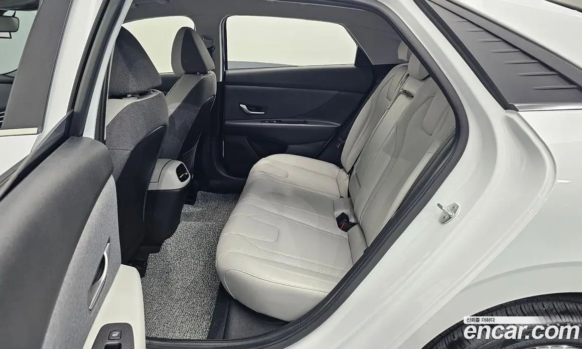Hyundai Avante 2020 1.6 автомат (гидро), фото 17