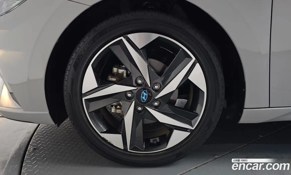 Hyundai Avante 2020 1.6 автомат (гидро), фото 5