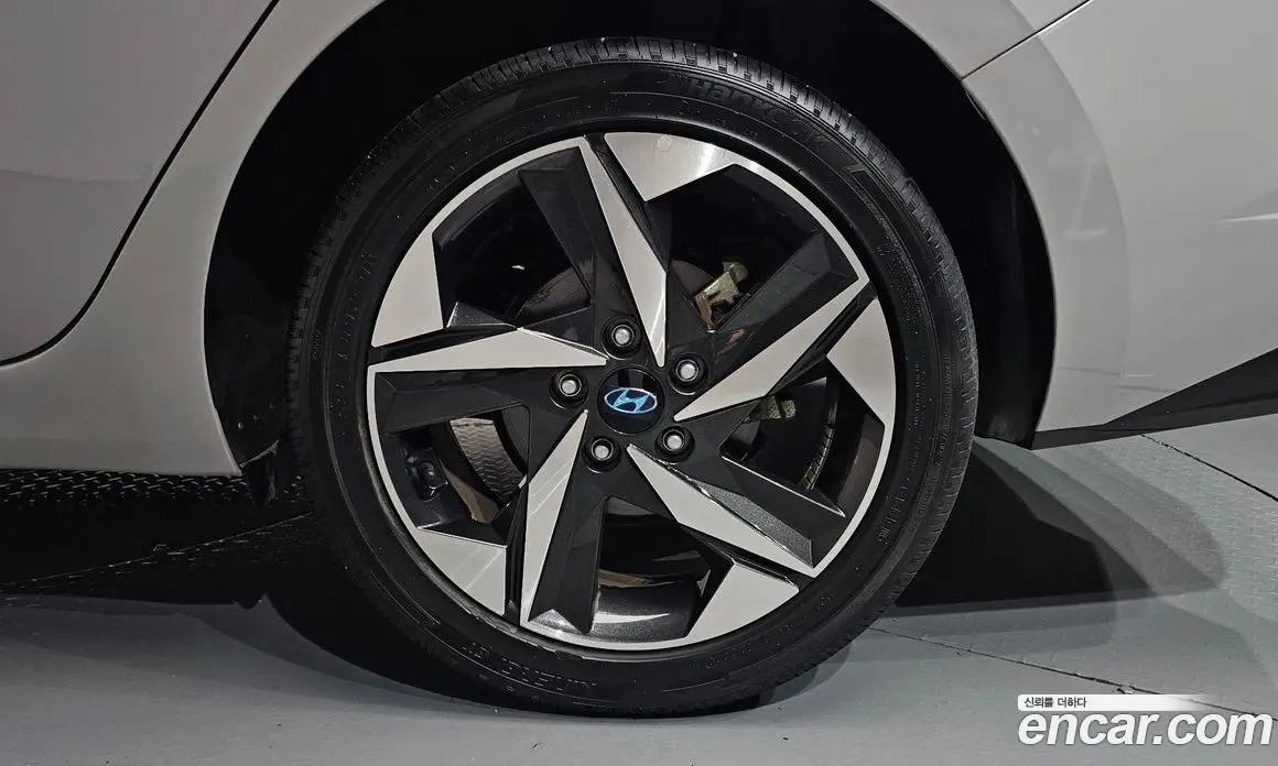 Hyundai Avante 2020 1.6 автомат (гидро), фото 7