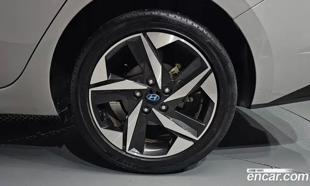 Hyundai Avante 2020 1.6 автомат (гидро), миниатюра 7