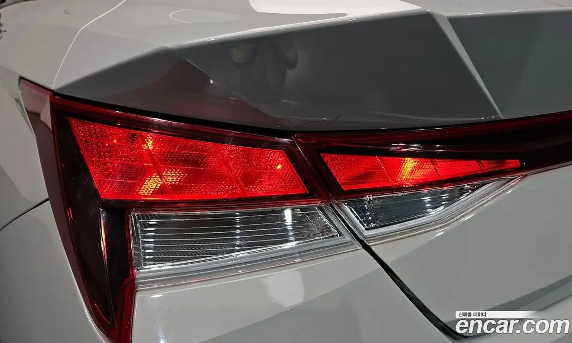 Hyundai Avante 2020 1.6 автомат (гидро), фото 9
