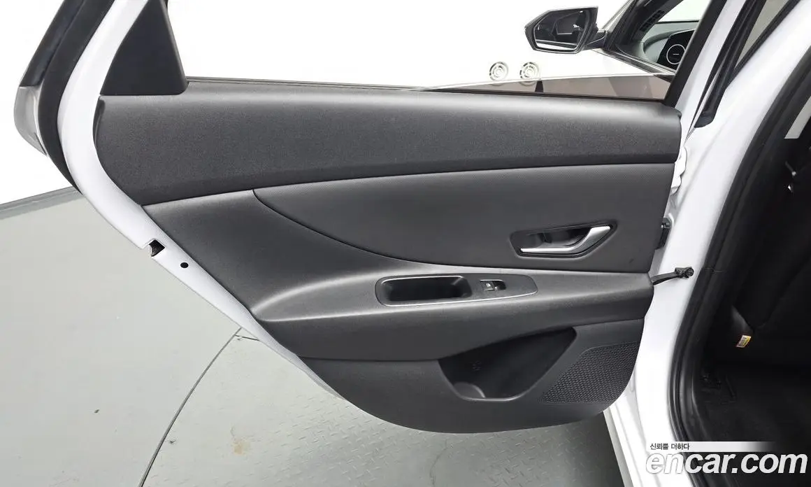 Hyundai Avante 2021 1.6 автомат (гидро), фото 14