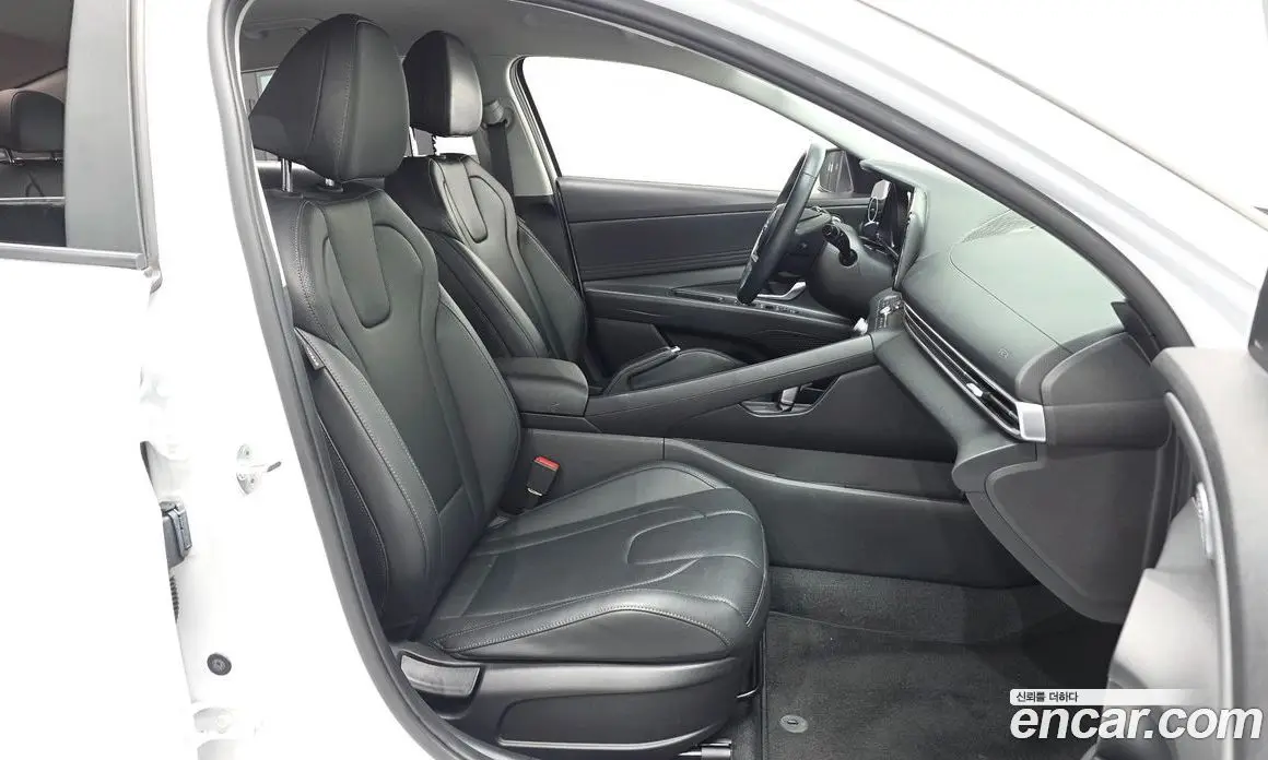 Hyundai Avante 2021 1.6 автомат (гидро), фото 16