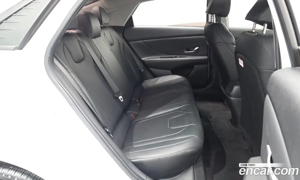 Hyundai Avante 2021 1.6 автомат (гидро), фото 17