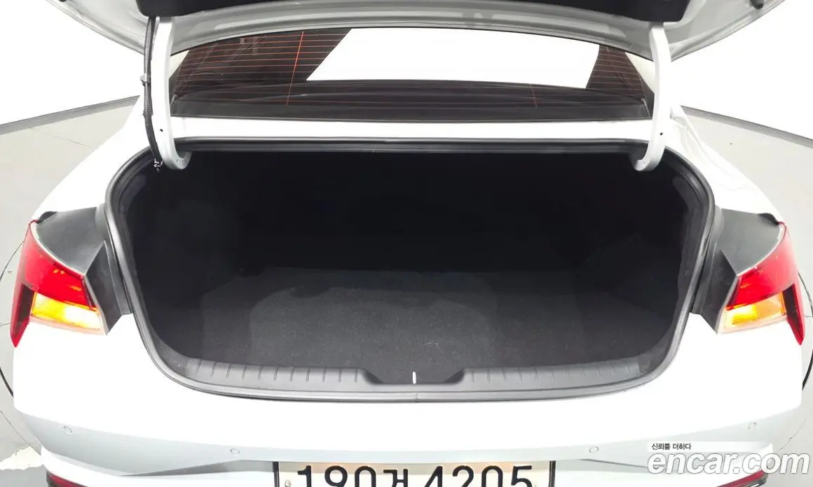 Hyundai Avante 2021 1.6 автомат (гидро), фото 32