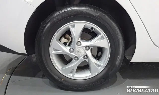 Hyundai Avante 2021 1.6 автомат (гидро), миниатюра 5