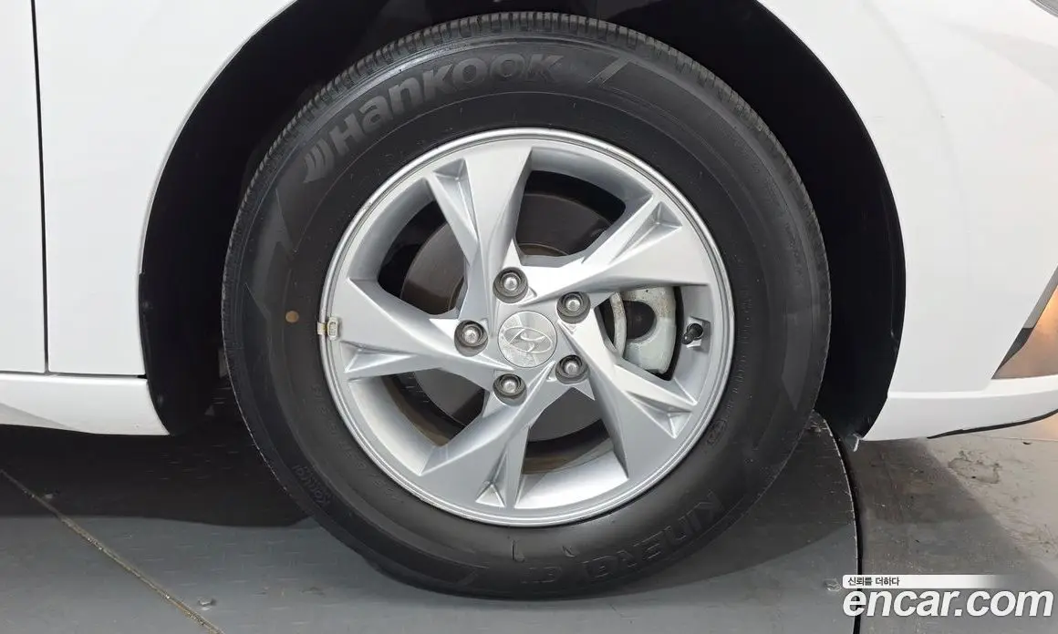 Hyundai Avante 2021 1.6 автомат (гидро), фото 7