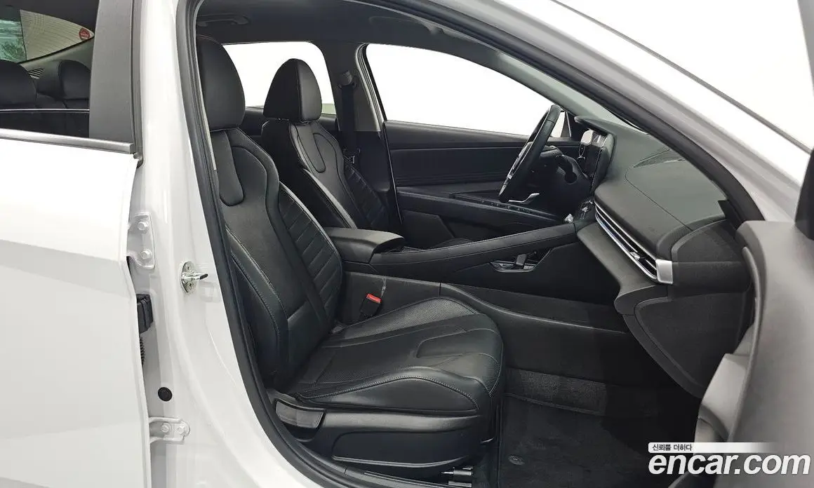 Hyundai Avante 2021 1.6 автомат (гидро), фото 13