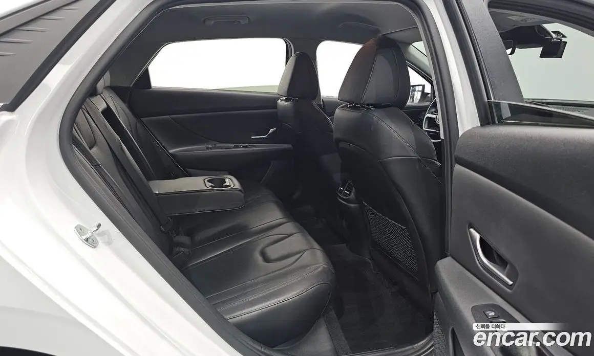 Hyundai Avante 2021 1.6 автомат (гидро), фото 16