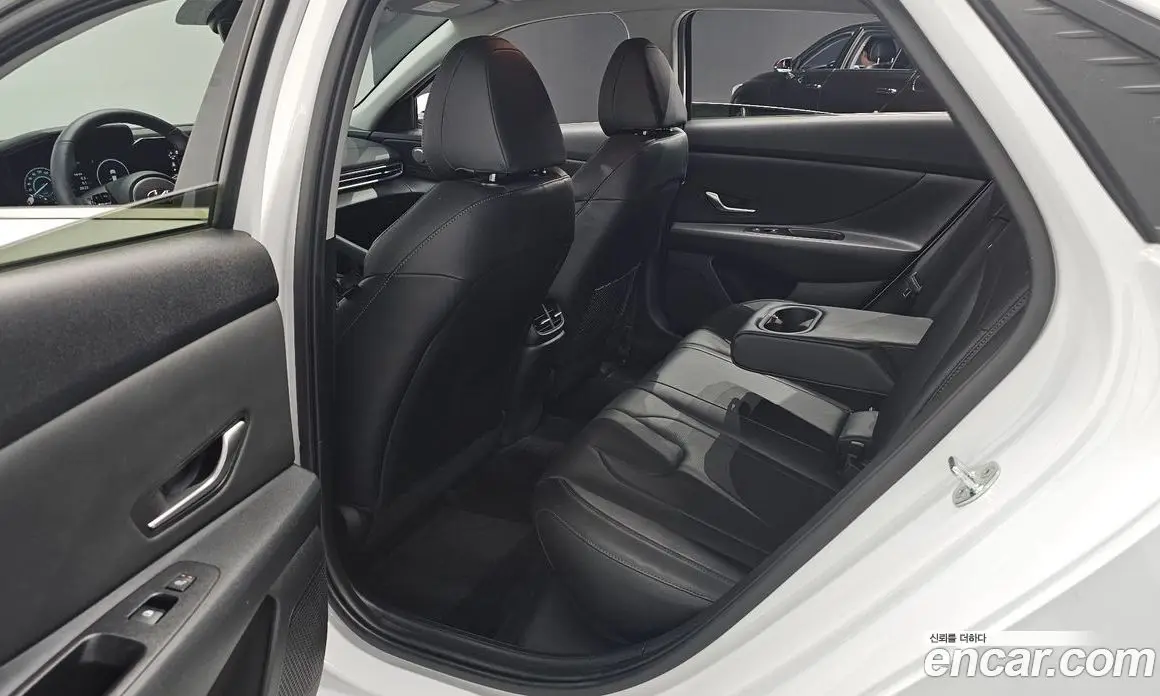 Hyundai Avante 2021 1.6 автомат (гидро), фото 17