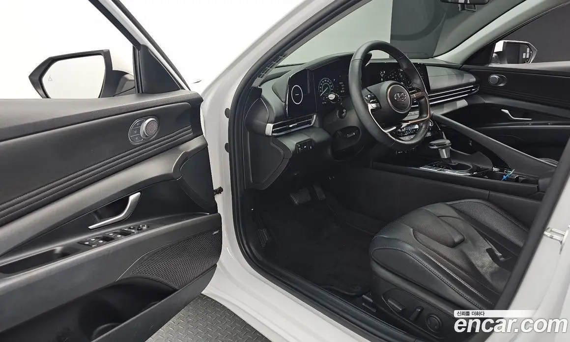 Hyundai Avante 2021 1.6 автомат (гидро), фото 18