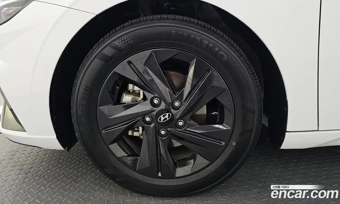 Hyundai Avante 2021 1.6 автомат (гидро), фото 5