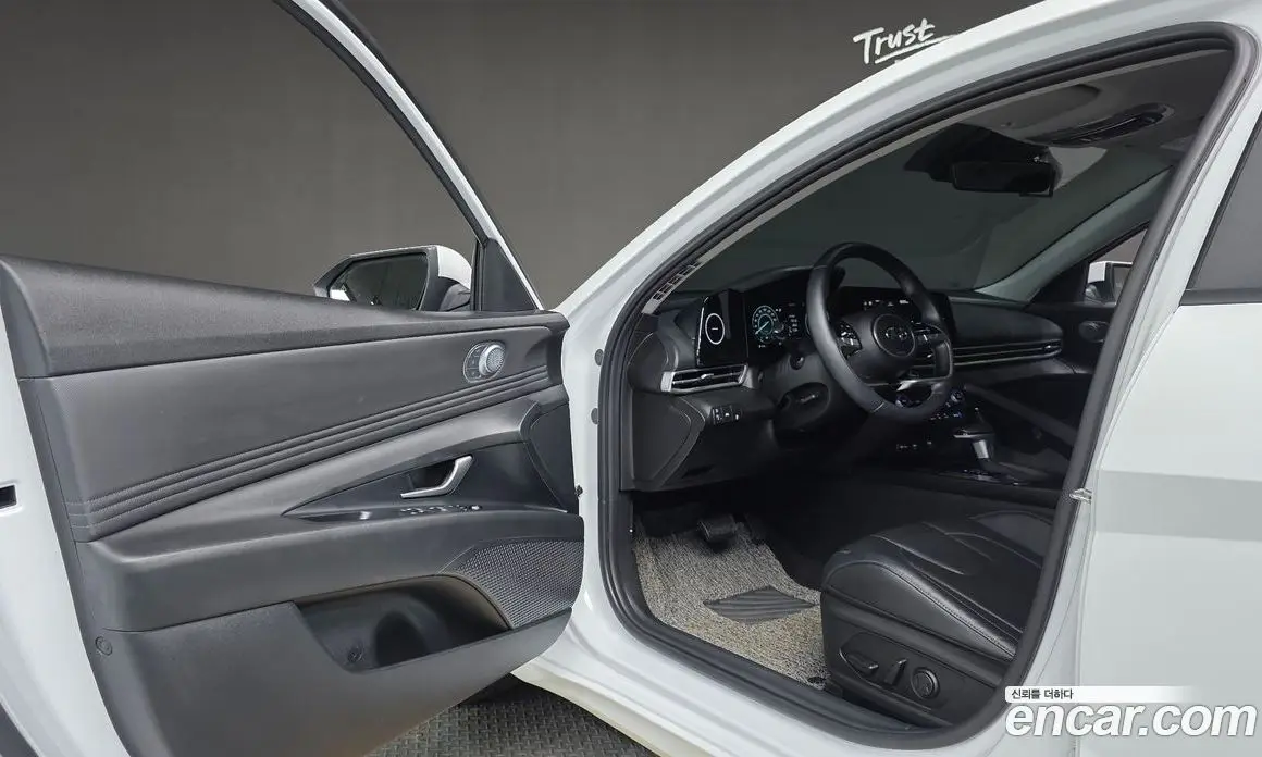 Hyundai Avante 2022 1.6 автомат (гидро), фото 13