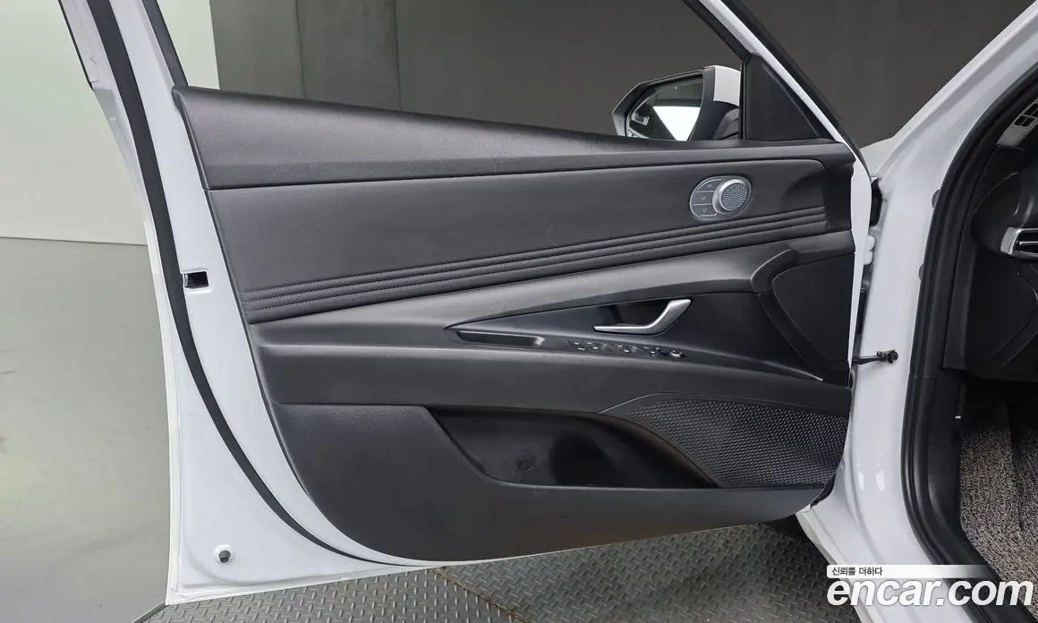 Hyundai Avante 2022 1.6 автомат (гидро), фото 14