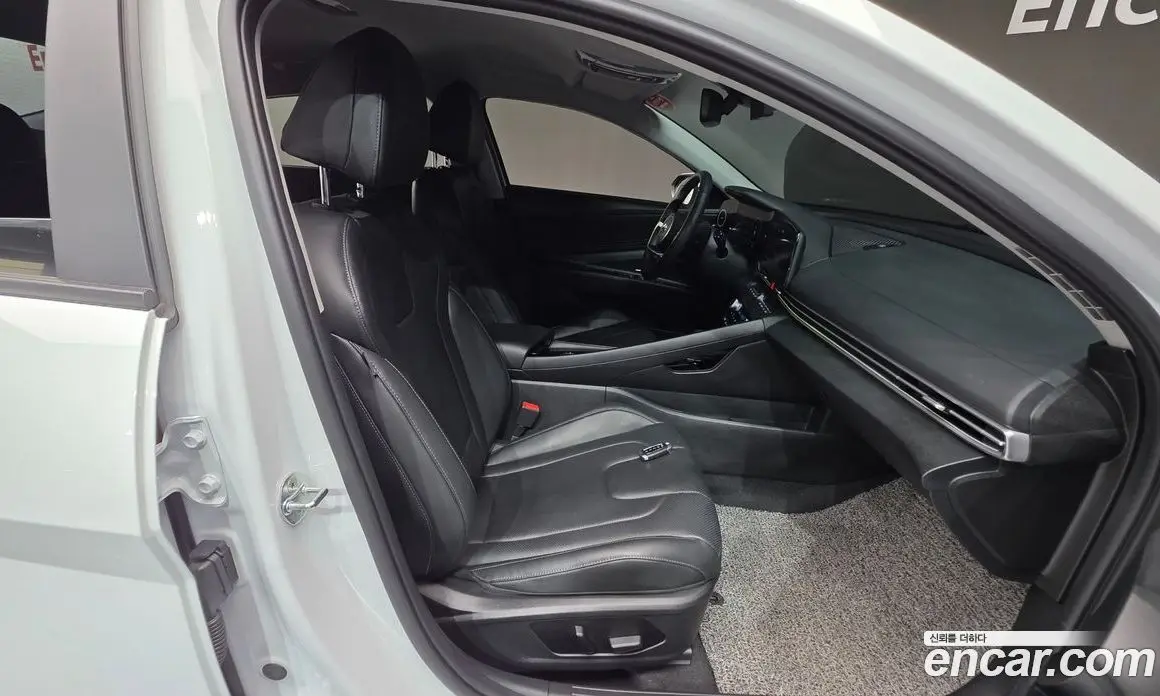 Hyundai Avante 2022 1.6 автомат (гидро), фото 16