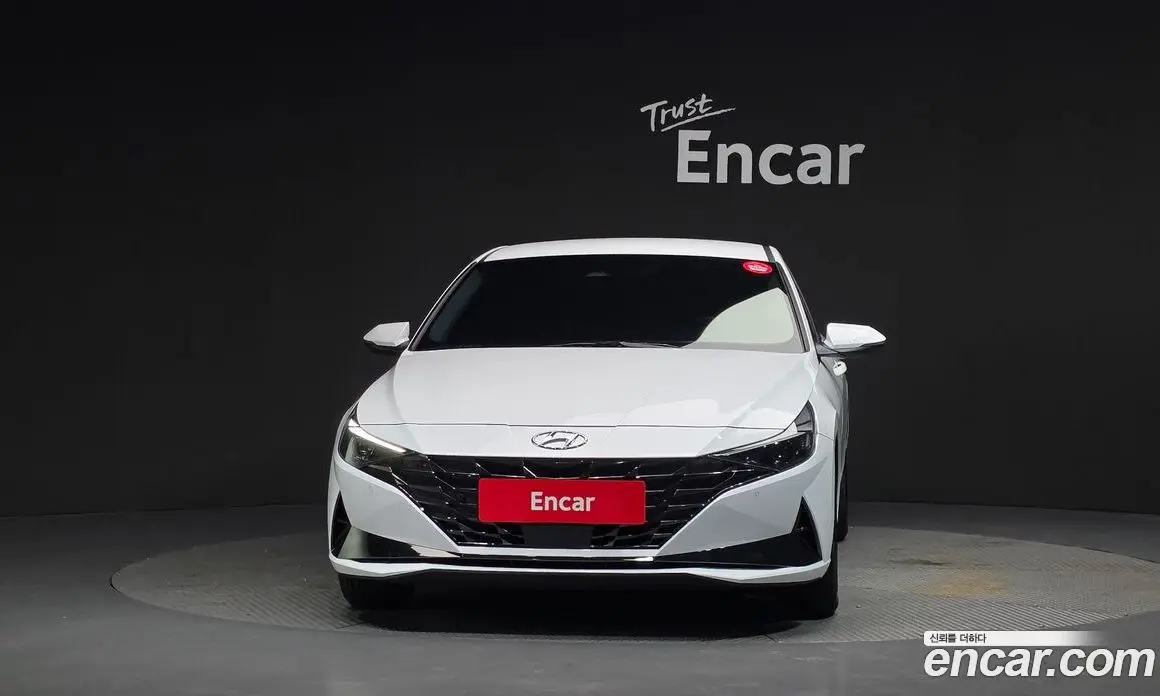 Hyundai Avante 2022 1.6 автомат (гидро), фото 3