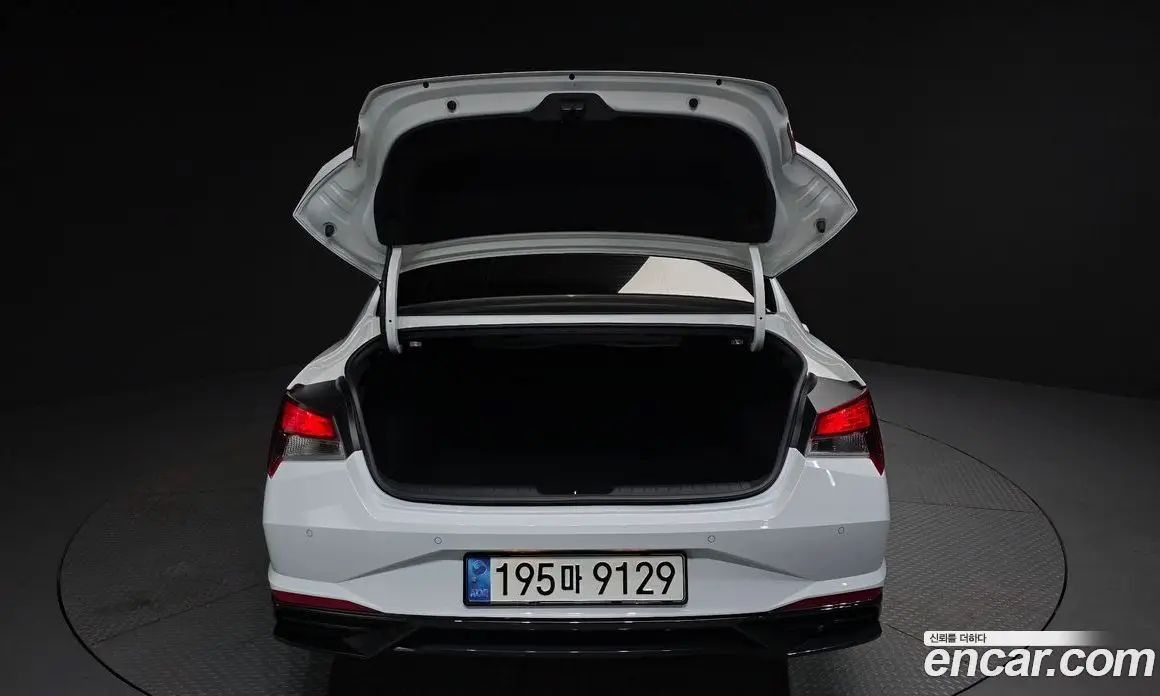 Hyundai Avante 2022 1.6 автомат (гидро), фото 25
